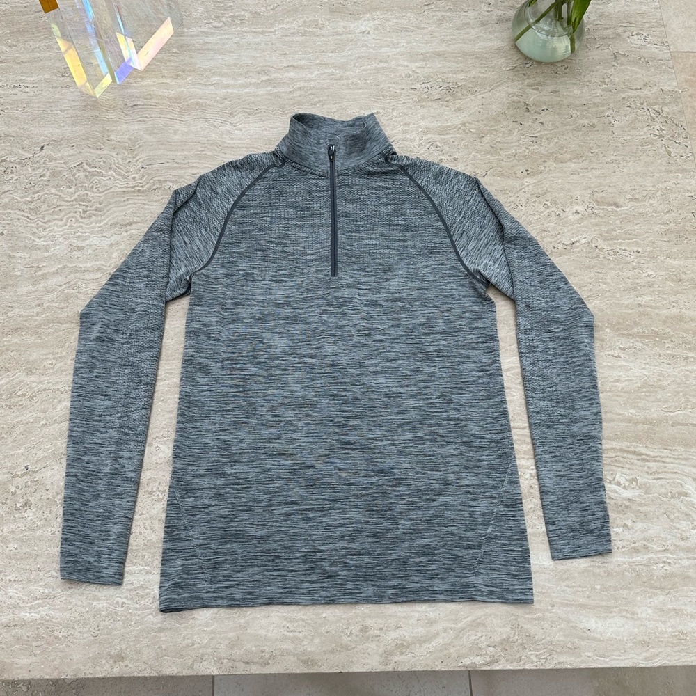 Men’s Lululemon Metal Vent Gray Long Sleeve Quarter Zip Sz Small. Like new!